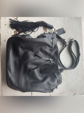 🖤 Danier Leather Drawstring Bucket Bag